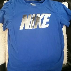 Boy's Nike short sleeve tee